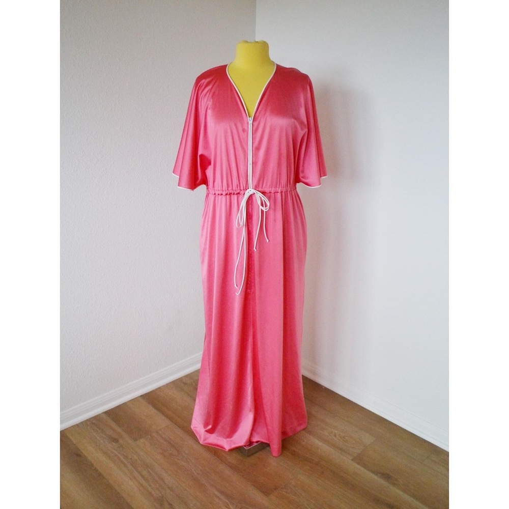 Vintage 70’s Pink Caftan Nightgown